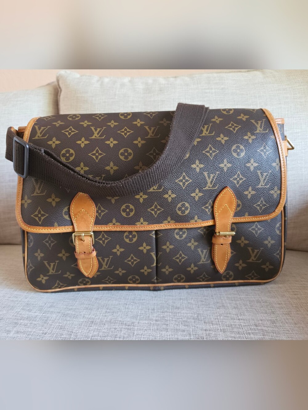 Louis Vuitton LV Monogram Sac Gibeciere GM